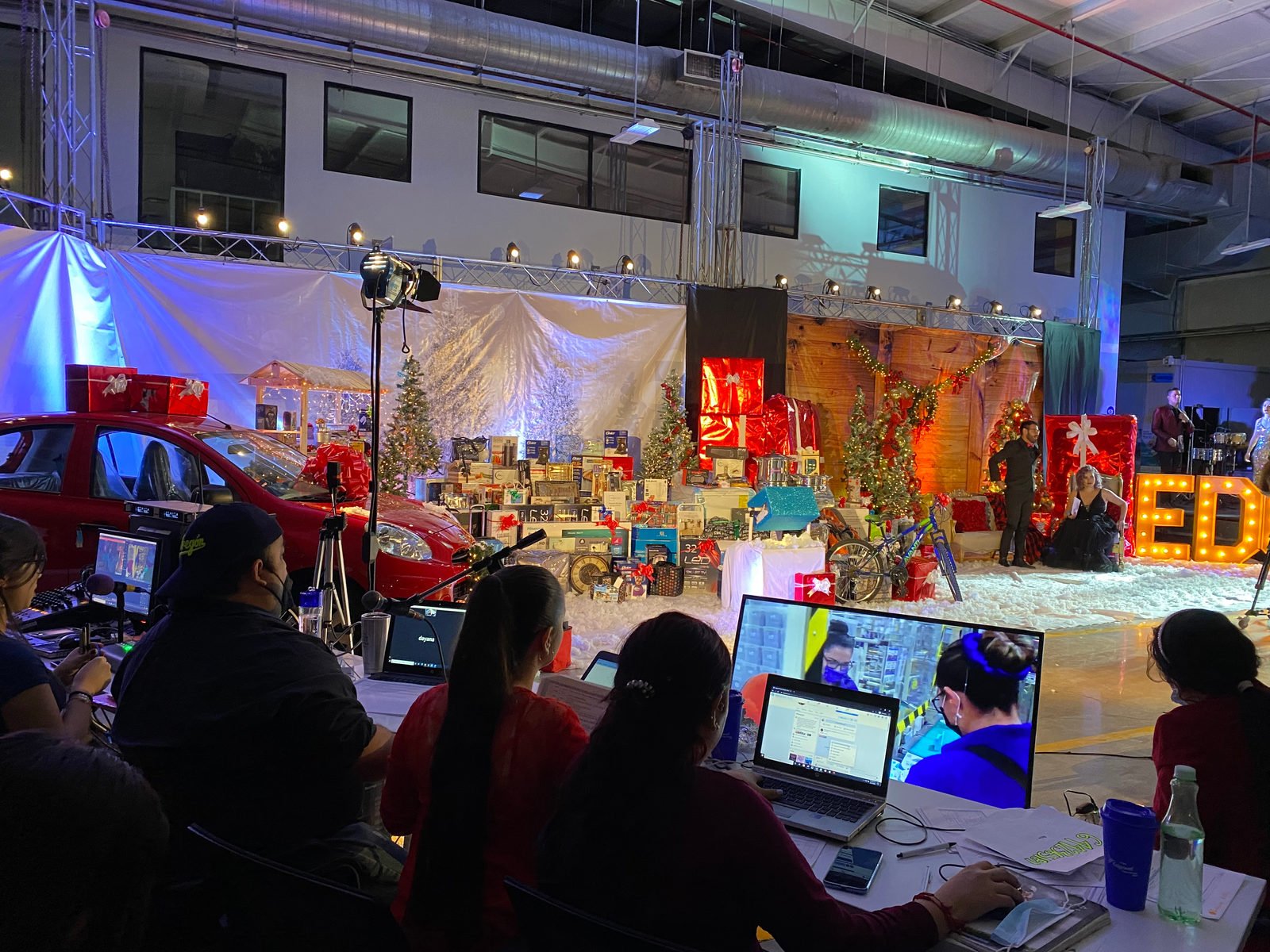 Producción y transmisión en vivo de un evento de marca